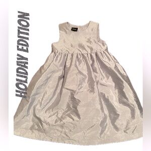🩶HOLIDAY EDITIONS~girls 5T Party  Holiday Dress Silver Gray Satin/Sassy Cuteness